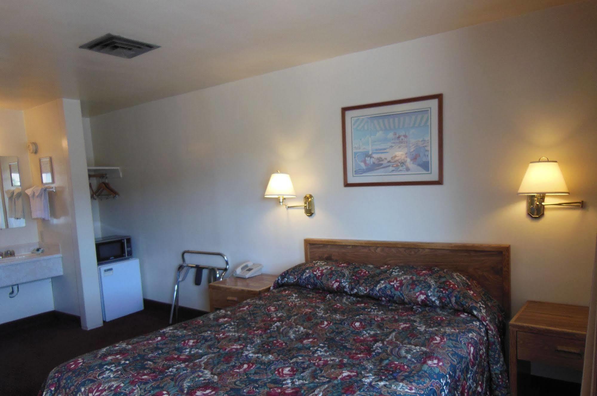 Super 8 By Wyndham Williams West Route 66 - Grand Canyon Area Exterior foto